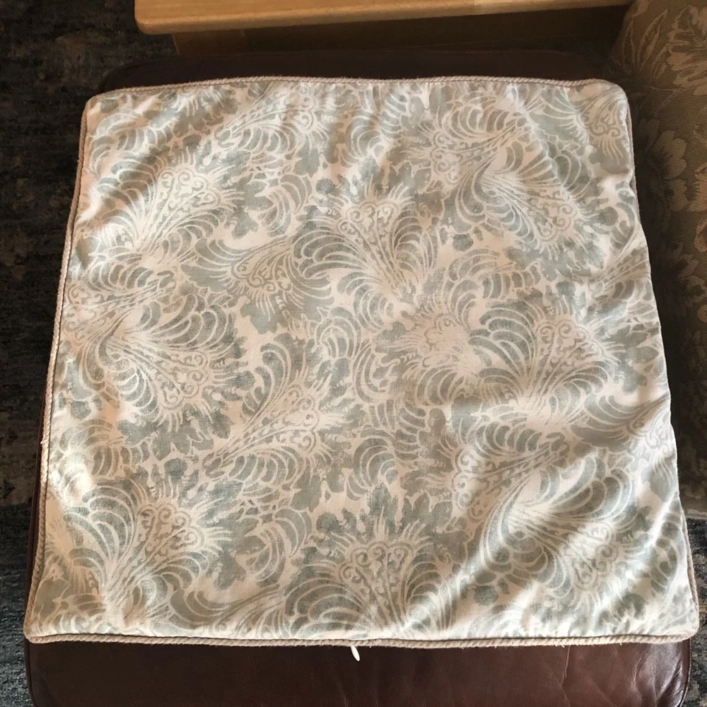 POTTERY BARN Pillow Cushion W/Down Insert Floral 20”